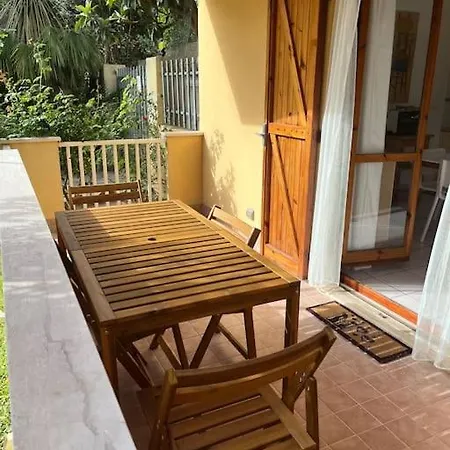 Apartament Con Piscina Fronte Del Lido